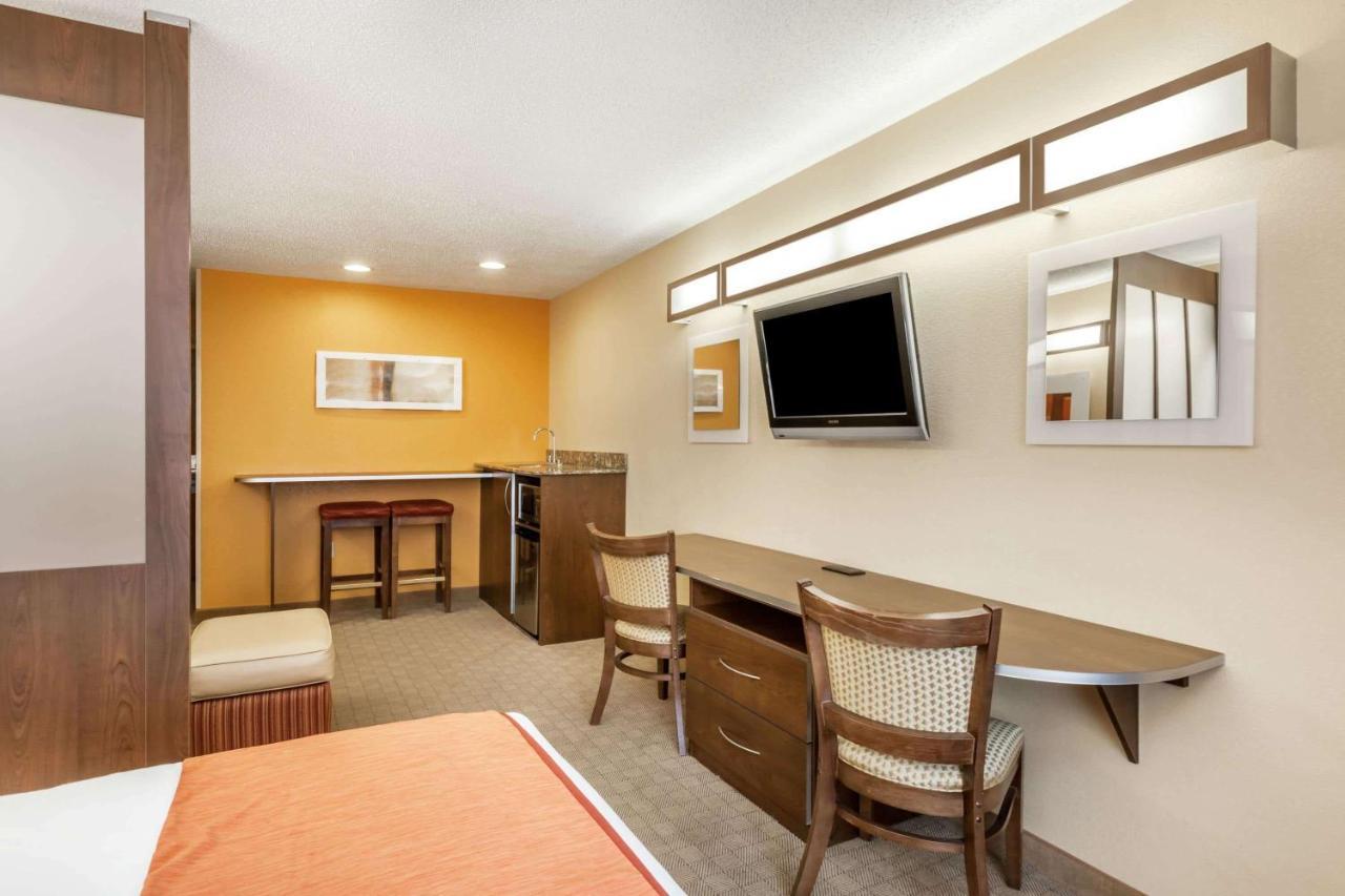 Microtel Inn & Suites By Wyndham Verona Esterno foto