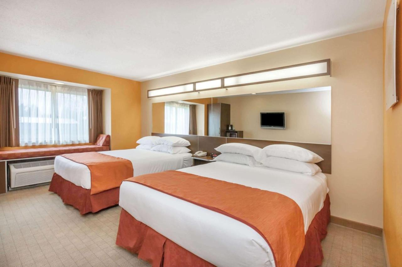 Microtel Inn & Suites By Wyndham Verona Esterno foto